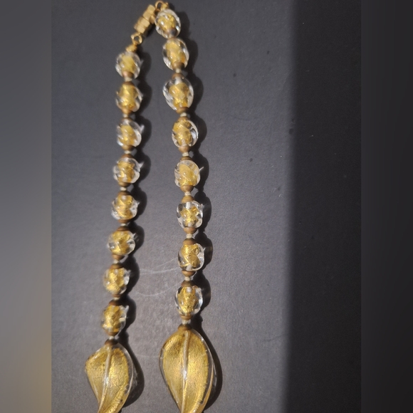 VINTAGE ITALY FOLIO- Clear glass leaf knotted bead necklace - Excellent - $90 - Picture 2 of 7